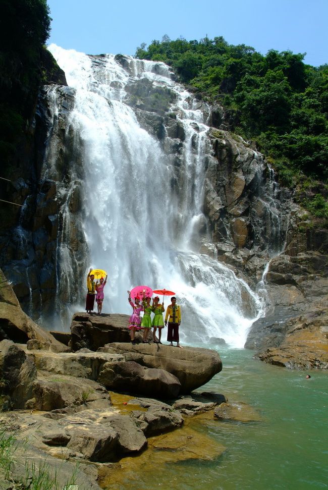 龙归寨(龙归寨温泉瀑布酒店)