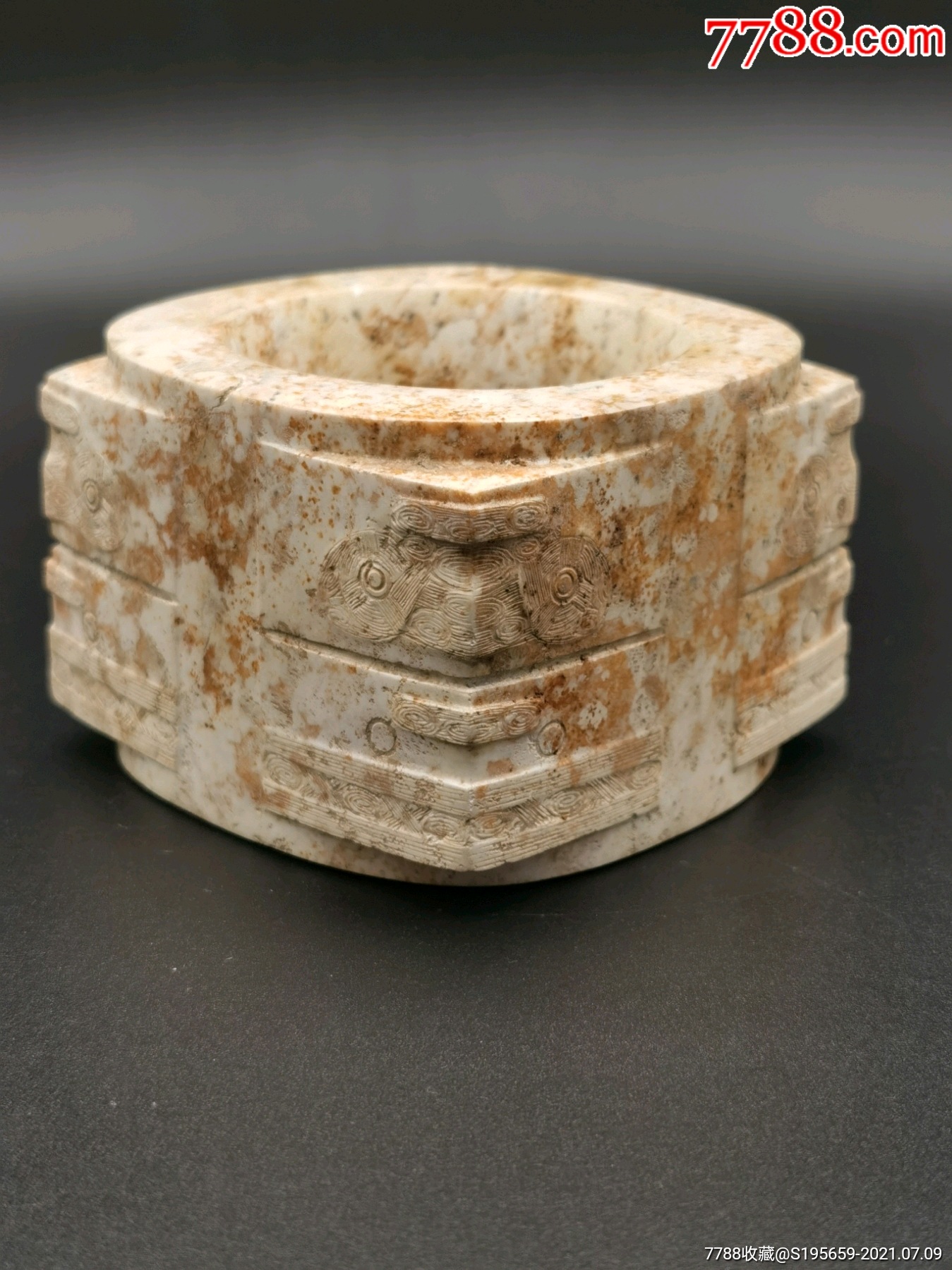 良渚玉琮(良渚玉琮图片)