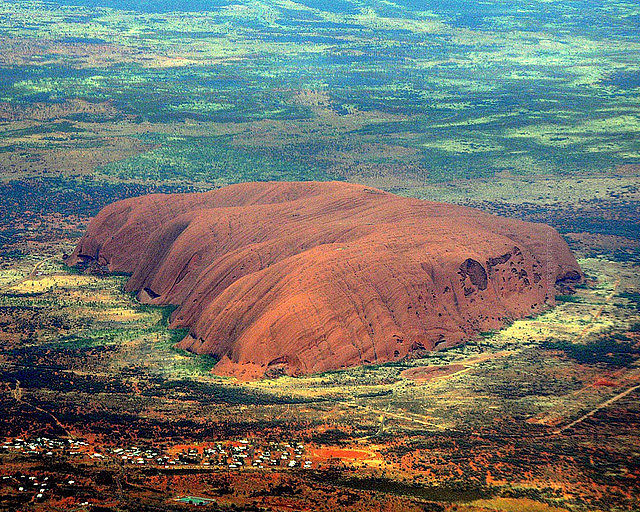 艾尔斯巨石(艾尔斯巨石在澳大利亚的哪里) 艾尔斯巨石(艾尔斯巨石在澳大利亚的哪里)
