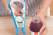 开瓶盖技巧(桌子开瓶盖技巧)